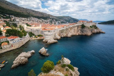 Dubrovnik Old Town, Dalmaçya, Hırvatistan, Hırvatistan'ın önde gelen seyahat hedef tarihi duvarına. Dubrovnik eski şehir Unesco Dünya Mirasları 1979 yılında geçiyordu.