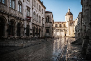 Dubrovnik Katedrali ve eski şehir Dubrovnik, Hırvatistan - önde gelen müzelerinde Dubrovnik Hırvatistan'ın hedef, seyahat. Dubrovnik eski şehir Unesco Dünya Mirasları 1979 yılında geçiyordu.