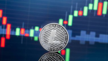 Litecoin (Ltc) ve cryptocurrency yatırım kavramı - fiziksel metal litecoin genel ticaret Döviz piyasa fiyatı grafik içinde belgili tanımlık geçmiş ile madeni paralar.