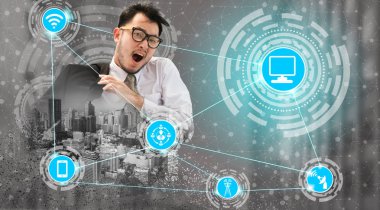 Akıllı şehir kablosuz iletişim ağı Internet şeyler (çok) ve bilgi iletişim teknolojisi (ICT) modern şehir binaları içinde belgili tanımlık geçmiş karşı grafik gösteren kavramı ile.