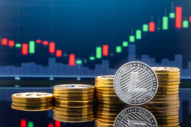 Litecoin (Ltc) ve cryptocurrency yatırım kavramı - fiziksel metal litecoin genel ticaret Döviz piyasa fiyatı grafik içinde belgili tanımlık geçmiş ile madeni paralar.