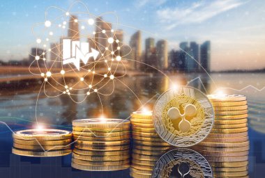 XRP ve kavram - yatırım cryptocurrency fiziksel dalgalanma paralar ile şehir arka plan ve döviz piyasası fiyat tablosu ticaret dalgalanma. Blockchain ve finans teknolojileri.