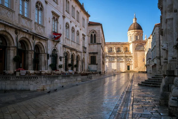 Dubrovnik Katedrali ve eski şehir Dubrovnik, Hırvatistan - önde gelen müzelerinde Dubrovnik Hırvatistan'ın hedef, seyahat. Dubrovnik eski şehir Unesco Dünya Mirasları 1979 yılında geçiyordu.