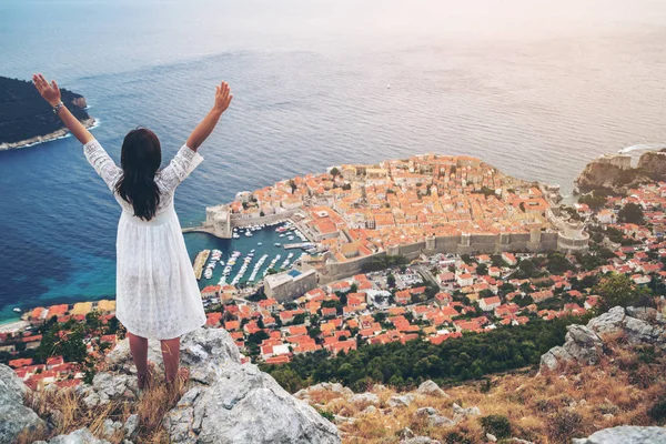 Traveller Looking View Dubrovnik City Dalmatia Croatia Prominent Travel Destination — Stock Photo, Image