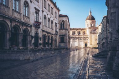 Dubrovnik Katedrali ve eski şehir Dubrovnik, Hırvatistan - önde gelen müzelerinde Dubrovnik Hırvatistan'ın hedef, seyahat. Dubrovnik eski şehir Unesco Dünya Mirasları 1979 yılında geçiyordu.