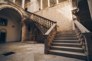 Rektör Palace (Knezev dvor) Dubrovnik, Hırvatistan Ragusa Cumhuriyeti arasında 14 ve Dubrovnik'in içinde Hırvatistan yer alan 1808 Rektörü koltuk olarak hizmet için kullanılan.