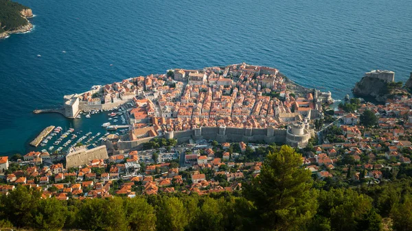 Dubrovnik Óvárosa Parton Adriai Tenger Dalmácia Horvátország Horvátország Kiemelkedő Úticél — Stock Fotó