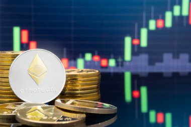 Ethereum (Eth) ve cryptocurrency yatırım kavramı - fiziksel metal ethereum genel ticaret Döviz piyasa fiyatı grafik içinde belgili tanımlık geçmiş ile madeni paralar.