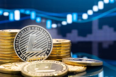 Litecoin (Ltc) ve cryptocurrency yatırım kavramı - fiziksel metal litecoin genel ticaret Döviz piyasa fiyatı grafik içinde belgili tanımlık geçmiş ile madeni paralar.