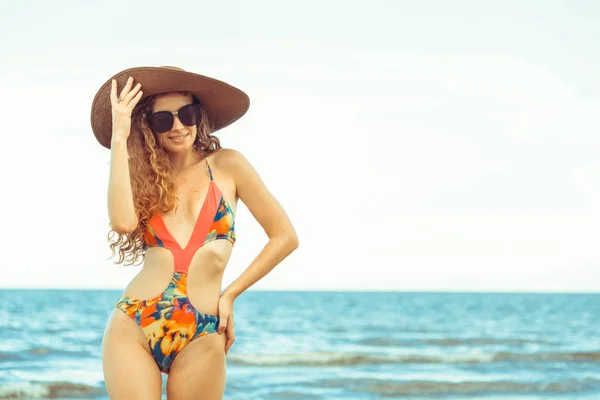 Happy Young Woman Wearing Swimsuit Having Good Time Tropical Beach — Stock Photo, Image