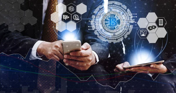 Concepto Inversión Bitcoin Criptomoneda Hombre Negocios Que Utiliza Aplicación Teléfono — Foto de Stock