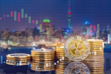 XRP ve kavram - yatırım cryptocurrency fiziksel dalgalanma paralar ile şehir arka plan ve döviz piyasası fiyat tablosu ticaret dalgalanma. Blockchain ve finans teknolojileri.