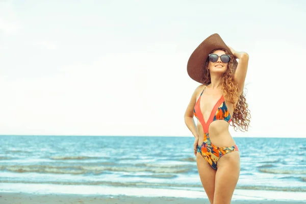 Happy Young Woman Wearing Swimsuit Having Good Time Tropical Beach — Stock Photo, Image