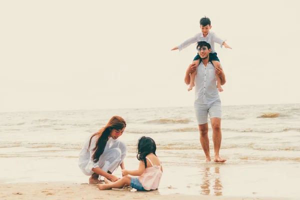 Happy Family Father Mother Kids Goes Vacation Tropical Sand Beach — Stock Photo, Image