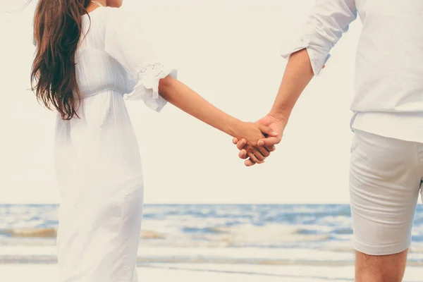 Gelukkige Paar Huwelijksreis Gaan Reizen Tropische Zand Strand Zomer — Stockfoto