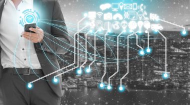 Akıllı şehir kablosuz iletişim ağı Internet şeyler (çok) ve bilgi iletişim teknolojisi (ICT) modern şehir binaları içinde belgili tanımlık geçmiş karşı grafik gösteren kavramı ile.