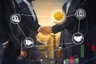 Bitcoin (Btc) ve cryptocurrency ödeme kabul kavram - işadamı el sıkışma gösteren Bitcoin kullanarak ödeme kabul edildi. Blockchain ve finans teknolojileri.