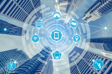 Akıllı şehir kablosuz iletişim ağı Internet şeyler (çok) ve bilgi iletişim teknolojisi (ICT) modern şehir binaları içinde belgili tanımlık geçmiş karşı grafik gösteren kavramı ile.