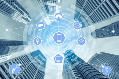 Akıllı şehir kablosuz iletişim ağı Internet şeyler (çok) ve bilgi iletişim teknolojisi (ICT) modern şehir binaları içinde belgili tanımlık geçmiş karşı grafik gösteren kavramı ile.