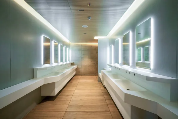 Umumi Tuvalet Tuvalet Modern Tasarımı Lüks — Stok fotoğraf