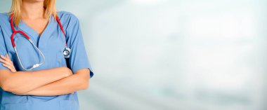 Hastane ofisinde çalışan kadın doktor. Sağlık ve doktor hizmetleri.