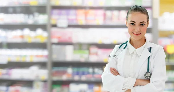 Farmacista Donna Che Lavora Farmacia Assistenza Sanitaria Personale Medico — Foto Stock