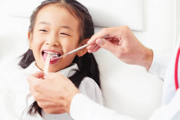 Friendly Young Dentist Examining Happy Child Teeth Dental Clinic Dentistry — Stock Photo, Image