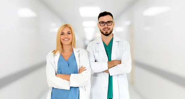 Doctor Trabajando Con Otro Médico Hospital Asistencia Sanitaria Servicio Médico — Foto de Stock