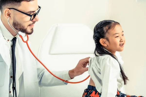 Young Male Doctor Examining Little Kid Hospital Office Kid Happy — Stock Photo, Image