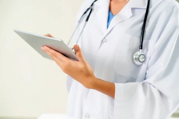 Doctora Joven Trabajando Consultorio Del Hospital Concepto Médico Sanitario —  Fotos de Stock