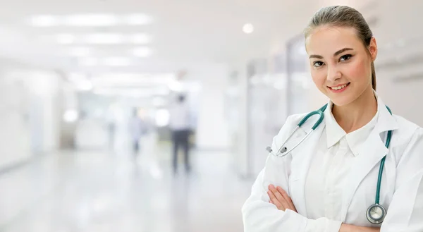 Doctora Que Trabaja Oficina Del Hospital Servicio Atención Médica Personal —  Fotos de Stock