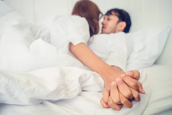 Amor Romântico Casal Jovem Íntimo Casa Quarto Preliminares Cama — Fotografia de Stock