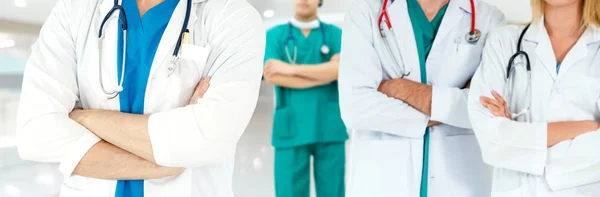 Ομάδα Υγειονομικής Περίθαλψης Ανθρώπων Επαγγελματίας Γιατρός Εργασίας Στο Γραφείο Του — Φωτογραφία Αρχείου