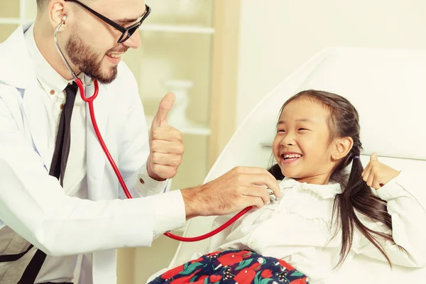 Young Male Doctor Examining Little Kid Hospital Office Kid Happy — Stock Photo, Image