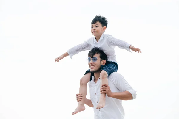 Happy Father Carrying His Son Neck Tropical Sand Beach Summer — Stock Photo, Image