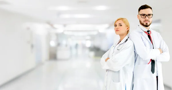Doctor Trabajando Con Otro Médico Hospital Asistencia Sanitaria Servicio Médico —  Fotos de Stock