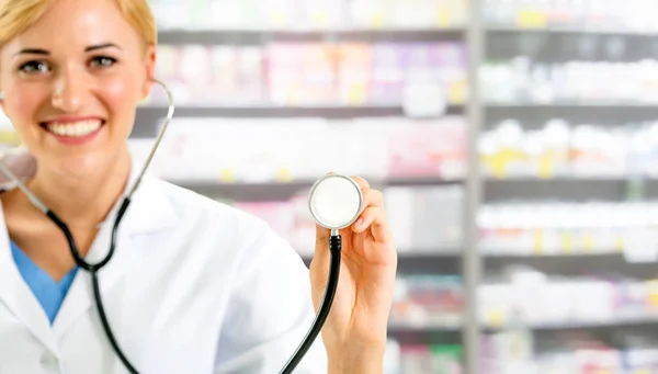 Una Farmacéutica Que Trabaja Farmacia Servicio Atención Médica Personal Médico —  Fotos de Stock