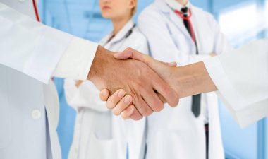 Sağlık insan grubu. Diğer doktorlar, hemşire ve cerrah hastane ofis veya klinik çalışma profesyonel doktor. Tıbbi Teknoloji Araştırma Enstitüsü ve Doktor personel hizmet anlayışı.