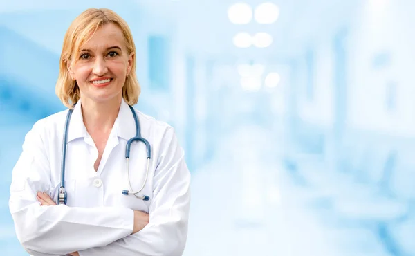 Médica Sénior Trabalhar Hospital Assistência Médica Assistência Médica — Fotografia de Stock