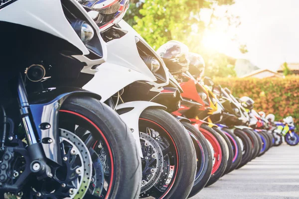 Motorcycles Group Parking City Street Adventure Journey Motorcyclists Community Travel — Stock Photo, Image