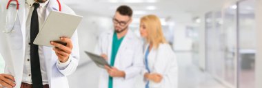 Sağlık insan grubu. Diğer doktorlar, hemşire ve cerrah hastane ofis veya klinik çalışma profesyonel doktor. Tıbbi Teknoloji Araştırma Enstitüsü ve Doktor personel hizmet anlayışı.