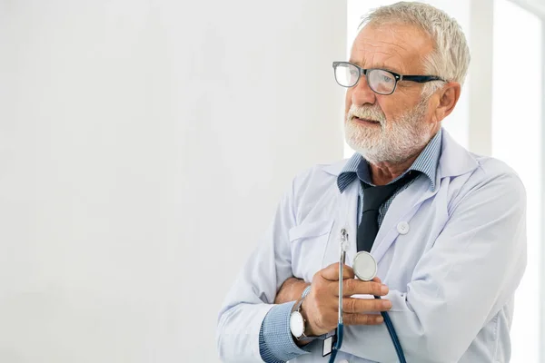 Médico Senior Que Trabaja Hospital Atención Médica Servicio Médico —  Fotos de Stock