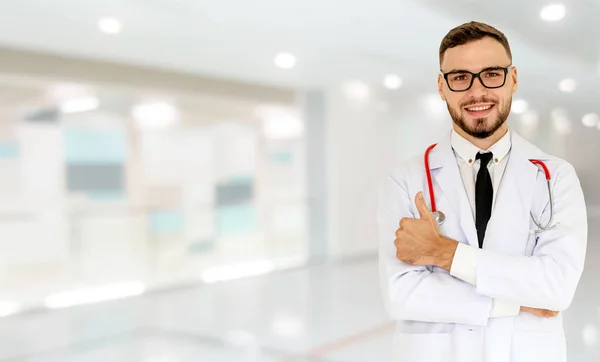 Jovem Médico Sexo Masculino Que Trabalha Hospital Serviço Médico Saúde — Fotografia de Stock