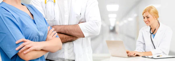 Grupo Pessoas Cuidados Saúde Médico Profissional Que Trabalha Consultório Hospitalar — Fotografia de Stock