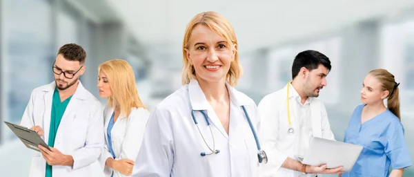 Gruppo Persone Sanitarie Medico Professionista Che Lavora Nello Studio Ospedaliero — Foto Stock