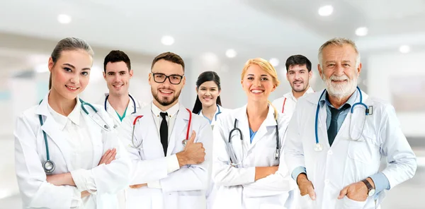 Groupe Des Professionnels Santé Médecin Professionnel Travaillant Dans Bureau Clinique — Photo