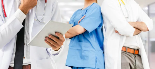 Gruppo Persone Sanitarie Medico Professionista Che Lavora Nello Studio Ospedaliero — Foto Stock