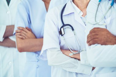 Sağlık insan grubu. Diğer doktorlar, hemşire ve cerrah hastane ofis veya klinik çalışma profesyonel doktor. Tıbbi Teknoloji Araştırma Enstitüsü ve Doktor personel hizmet anlayışı.