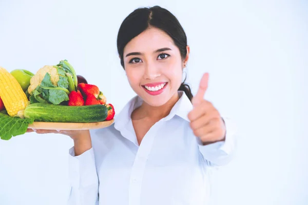 Femme Nutritionniste Présentant Des Aliments Diététiques Fruits Légumes Pour Contrôle — Photo