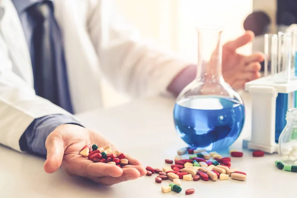 Красочные Таблетки Таблетки Фармацевтической Лаборатории Концепция Исследований Разработок Медицинских Технологий — стоковое фото